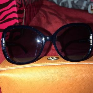 Tory Burch Sun Glasses